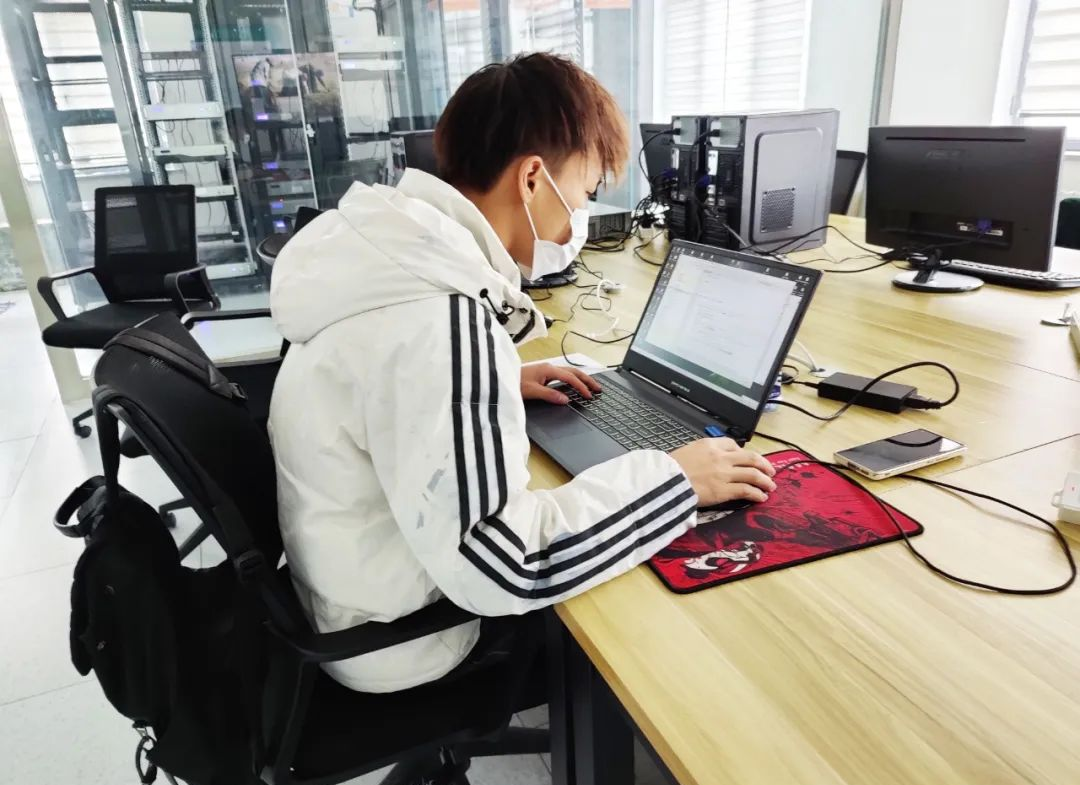 服务客户，必一 B-SPORTS人是认真的!